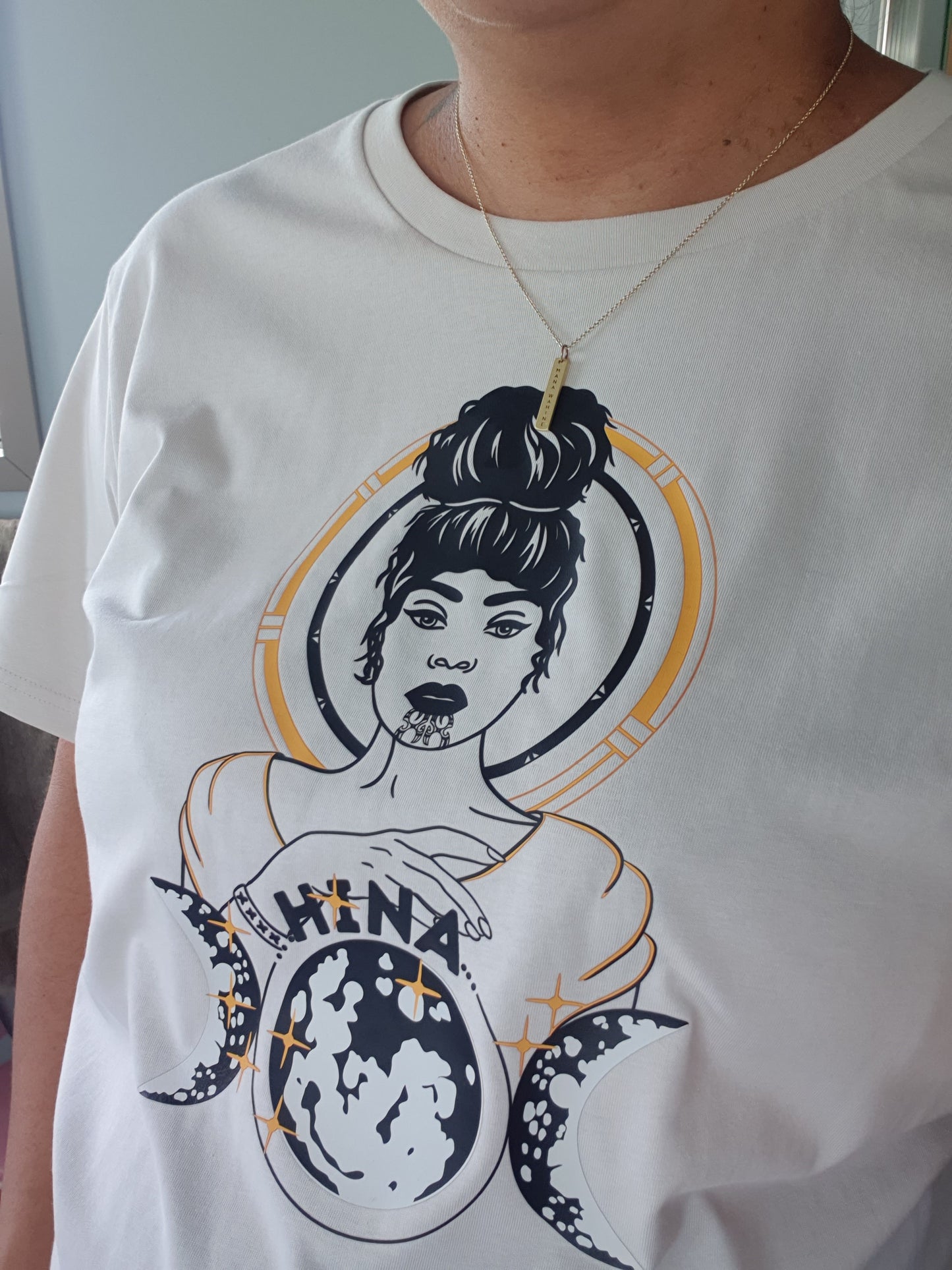 Hina Tee